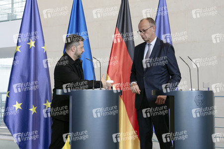 Pressestatement von Selenskyj und Merz in Berlin