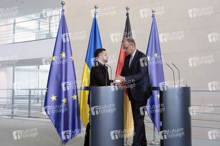 Pressestatement von Selenskyj und Merz in Berlin