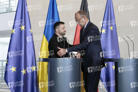 Pressestatement von Selenskyj und Merz in Berlin