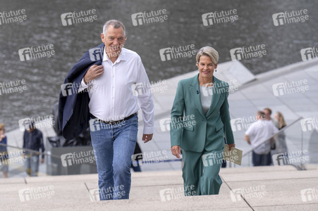 ARD-Sommerinterview mit Jan van Aken in Berlin