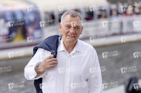 ARD-Sommerinterview mit Jan van Aken in Berlin