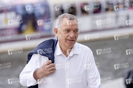 ARD-Sommerinterview mit Jan van Aken in Berlin