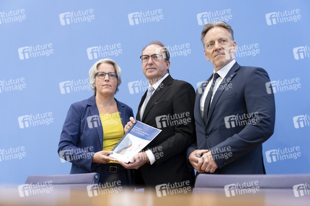 Bundespressekonferenz 'Bundeslagebild Sexualdelikte zum Nachteil von Kindern und Jugendlichen 2024' in Berlin