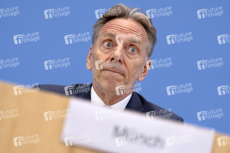 Bundespressekonferenz 'Bundeslagebild Sexualdelikte zum Nachteil von Kindern und Jugendlichen 2024' in Berlin