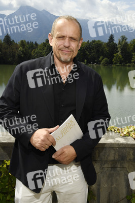 Pressegespräch zur amfAR Gala 2025 in Salzburg