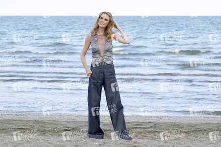 Photocall mit Emanuela Fanelli, Internationale Filmfestspiele von Venedig 2025