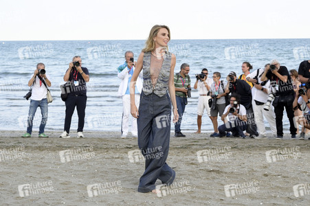 Photocall mit Emanuela Fanelli, Internationale Filmfestspiele von Venedig 2025