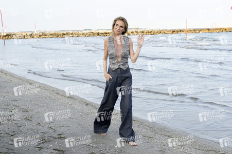Photocall mit Emanuela Fanelli, Internationale Filmfestspiele von Venedig 2025
