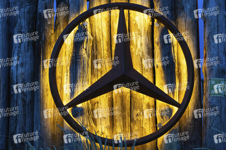 Symbolfoto Mercedes