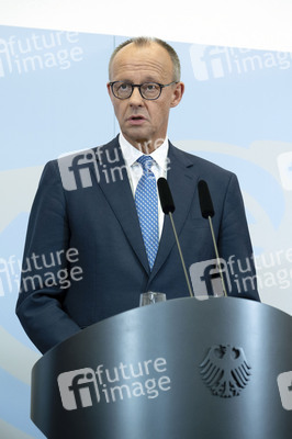 Friedrich Merz und Boris Pistorius beim Pressestatement zu Kabinettsthemen in Berlin