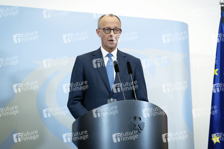 Friedrich Merz und Boris Pistorius beim Pressestatement zu Kabinettsthemen in Berlin