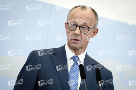 Friedrich Merz und Boris Pistorius beim Pressestatement zu Kabinettsthemen in Berlin