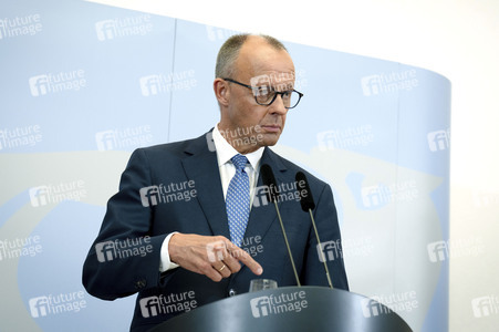 Friedrich Merz und Boris Pistorius beim Pressestatement zu Kabinettsthemen in Berlin