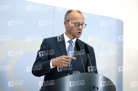 Friedrich Merz und Boris Pistorius beim Pressestatement zu Kabinettsthemen in Berlin