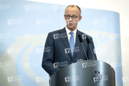 Friedrich Merz und Boris Pistorius beim Pressestatement zu Kabinettsthemen in Berlin