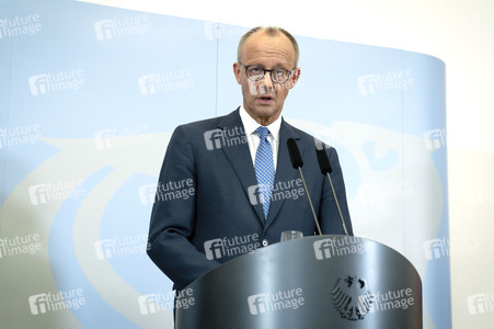 Friedrich Merz und Boris Pistorius beim Pressestatement zu Kabinettsthemen in Berlin