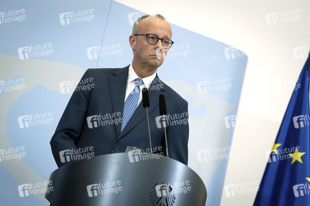 Friedrich Merz und Boris Pistorius beim Pressestatement zu Kabinettsthemen in Berlin