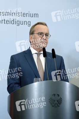 Friedrich Merz und Boris Pistorius beim Pressestatement zu Kabinettsthemen in Berlin