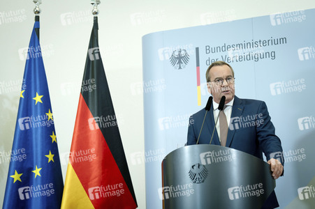 Friedrich Merz und Boris Pistorius beim Pressestatement zu Kabinettsthemen in Berlin