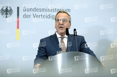 Friedrich Merz und Boris Pistorius beim Pressestatement zu Kabinettsthemen in Berlin