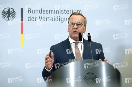 Friedrich Merz und Boris Pistorius beim Pressestatement zu Kabinettsthemen in Berlin