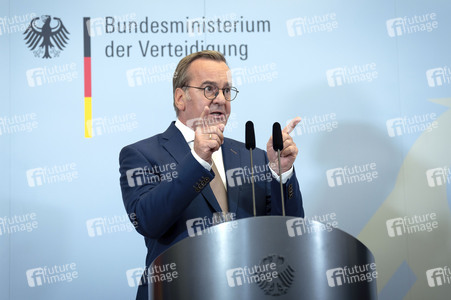 Friedrich Merz und Boris Pistorius beim Pressestatement zu Kabinettsthemen in Berlin