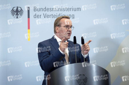 Friedrich Merz und Boris Pistorius beim Pressestatement zu Kabinettsthemen in Berlin