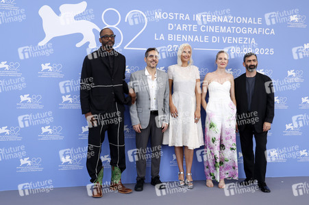 Photocall mit der Orizzonti Jury, Internationale Filmfestspiele von Venedig 2025