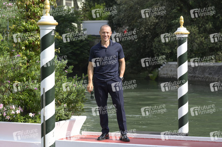 Ankunft von Stefano Accorsi am Hotel Excelsior, Internationale Filmfestspiele von Venedig 2025