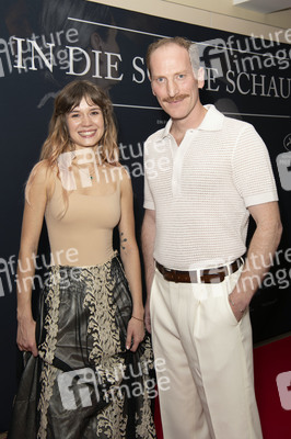 Filmpremiere 'In die Sonne schauen' in Berlin