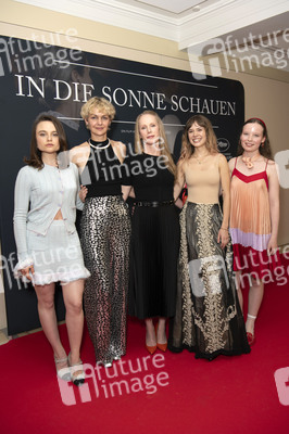 Filmpremiere 'In die Sonne schauen' in Berlin