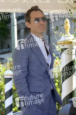 Ankunft von Jude Law am Hotel Excelsior, Internationale Filmfestspiele von Venedig 2025