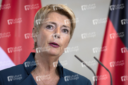 Empfang der Bundespräsidentin der Schweiz in Berlin