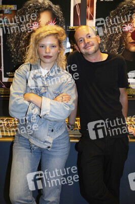 Filmpremiere 'How to Be Normal' in Düsseldorf