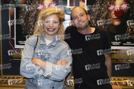 Filmpremiere 'How to Be Normal' in Düsseldorf