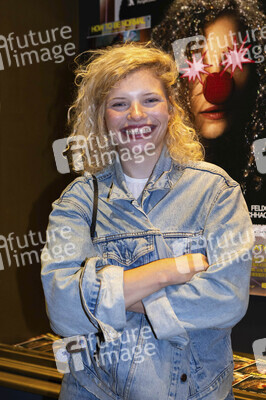 Filmpremiere 'How to Be Normal' in Düsseldorf