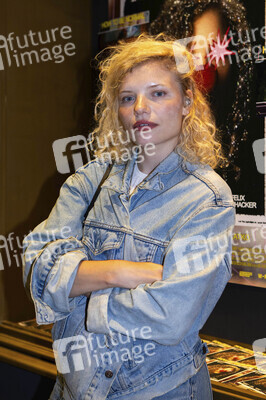 Filmpremiere 'How to Be Normal' in Düsseldorf