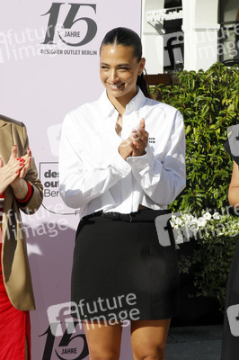 Photocall zum 15-jährigen Jubiläum des Designer Outlet Berlin in Wustermark