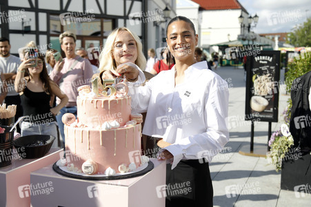 Photocall zum 15-jährigen Jubiläum des Designer Outlet Berlin in Wustermark