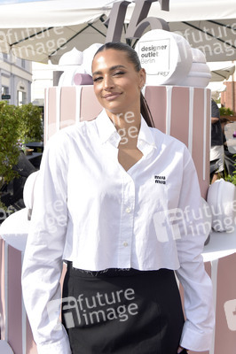 Photocall zum 15-jährigen Jubiläum des Designer Outlet Berlin in Wustermark
