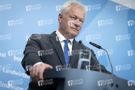 Pressekonferenz zur Vorstellung des Ernteberichts 2025 in Berlin