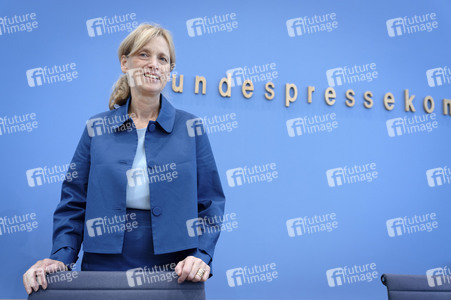 Bundespressekonferenz 'Kinder- und Jugendschutz in der digitalen Welt' in Berlin