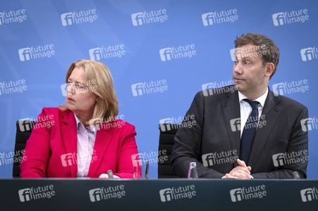 Pressekonferenz nach der Sitzung des Koalitionsausschusses in Berlin