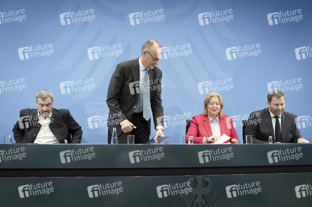 Pressekonferenz nach der Sitzung des Koalitionsausschusses in Berlin