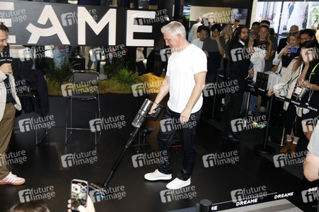 Dreame Produktpräsentation mit Bastian Schweinsteiger auf der IFA 2025 in Berlin