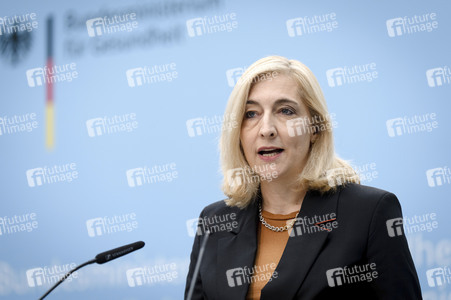 Pressestatement von Nina Warken in Berlin