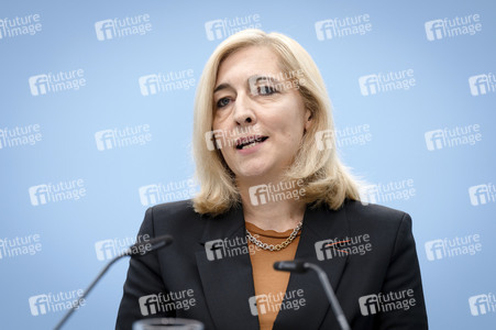 Pressestatement von Nina Warken in Berlin