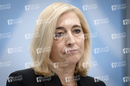 Pressestatement von Nina Warken in Berlin