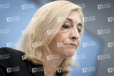 Pressestatement von Nina Warken in Berlin