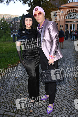 Theaterpremiere 'Der eingebildet Kranke' und 90. Geburtstag von Dieter Hallervorden in Berlin